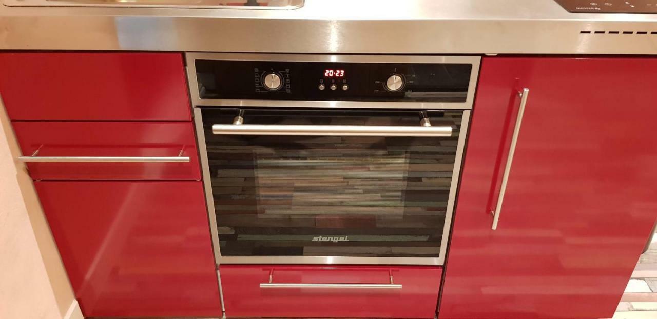 Apartment Jabaki Red